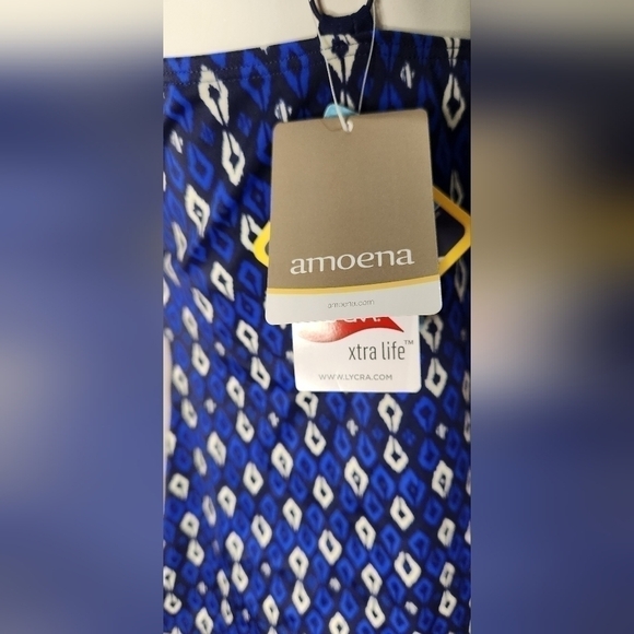 White striped bikini top on a dark blue background.  Elongated style, adjustable - Picture 6 of 6